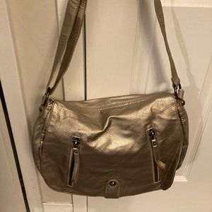 Gold colored faux leather shoulder bag.